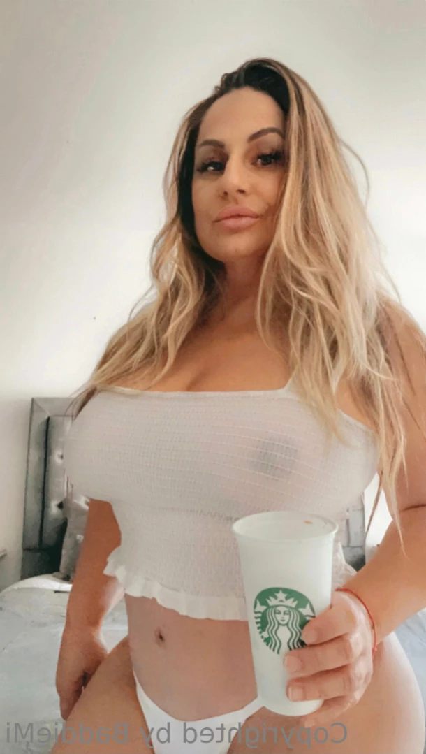 𝗖𝗮𝗹𝗹 𝗢𝗳 𝗕𝗼𝗼𝘁𝘆 🍑 [ baddiemi ] Onlyfans leaked photo 16490875 on Hotleaks.tv