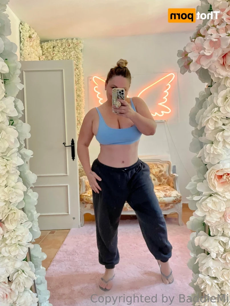 𝗖𝗮𝗹𝗹 𝗢𝗳 𝗕𝗼𝗼𝘁𝘆 🍑 [ baddiemi ] Onlyfans leaked photo 16492848 on Hotleaks.tv