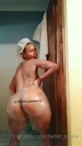 1350952