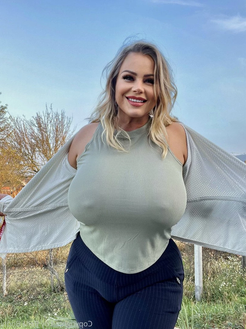 Bella Bodhi - Confidenceinmybody [ bellabodhi ] Onlyfans leaked photo 3360761 on Hotleaks.tv