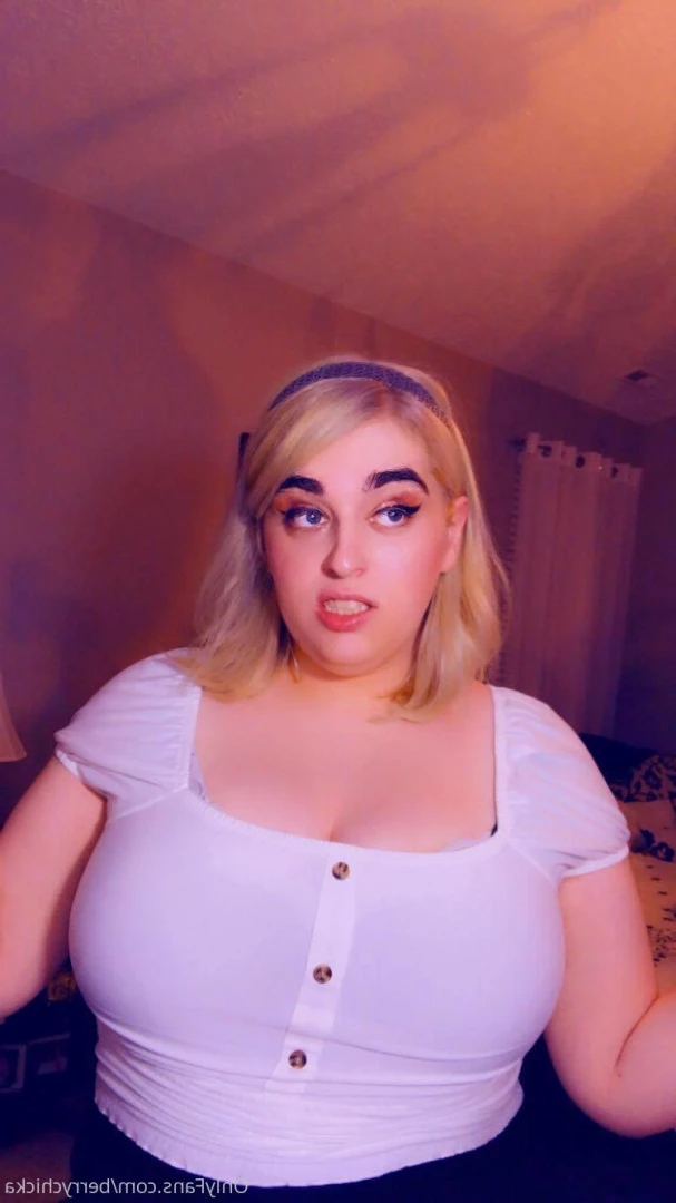 Berry Chicka [ berrychicka ] Onlyfans leaked photo 6136693 on Hotleaks.tv