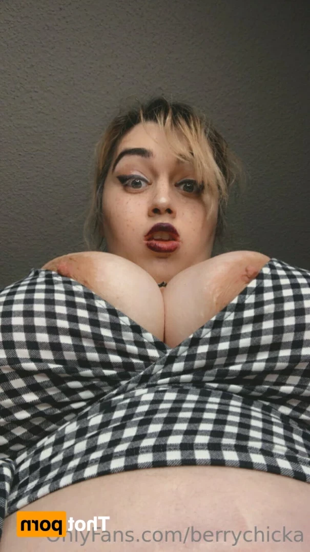 Berry Chicka [ berrychicka ] Onlyfans leaked photo 14702599 on Hotleaks.tv