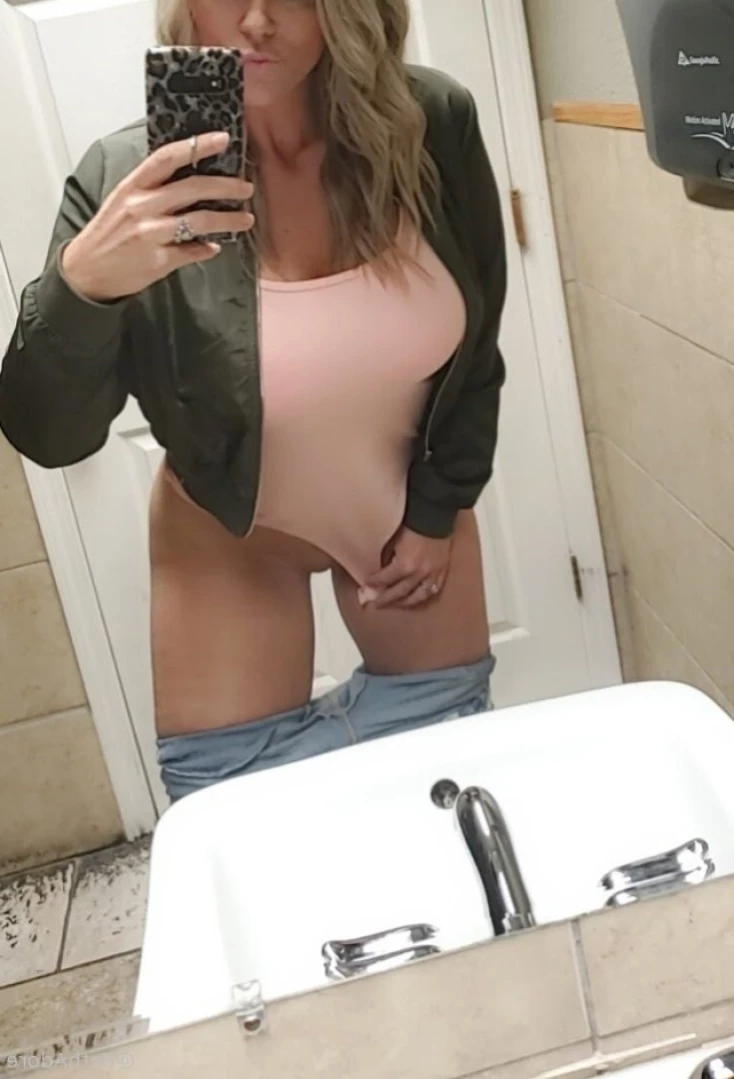 💦BethAdore SQUUIRTS💦 [ bethadore ] Onlyfans leaked photo 12537455 on Hotleaks.tv