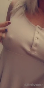 15648573