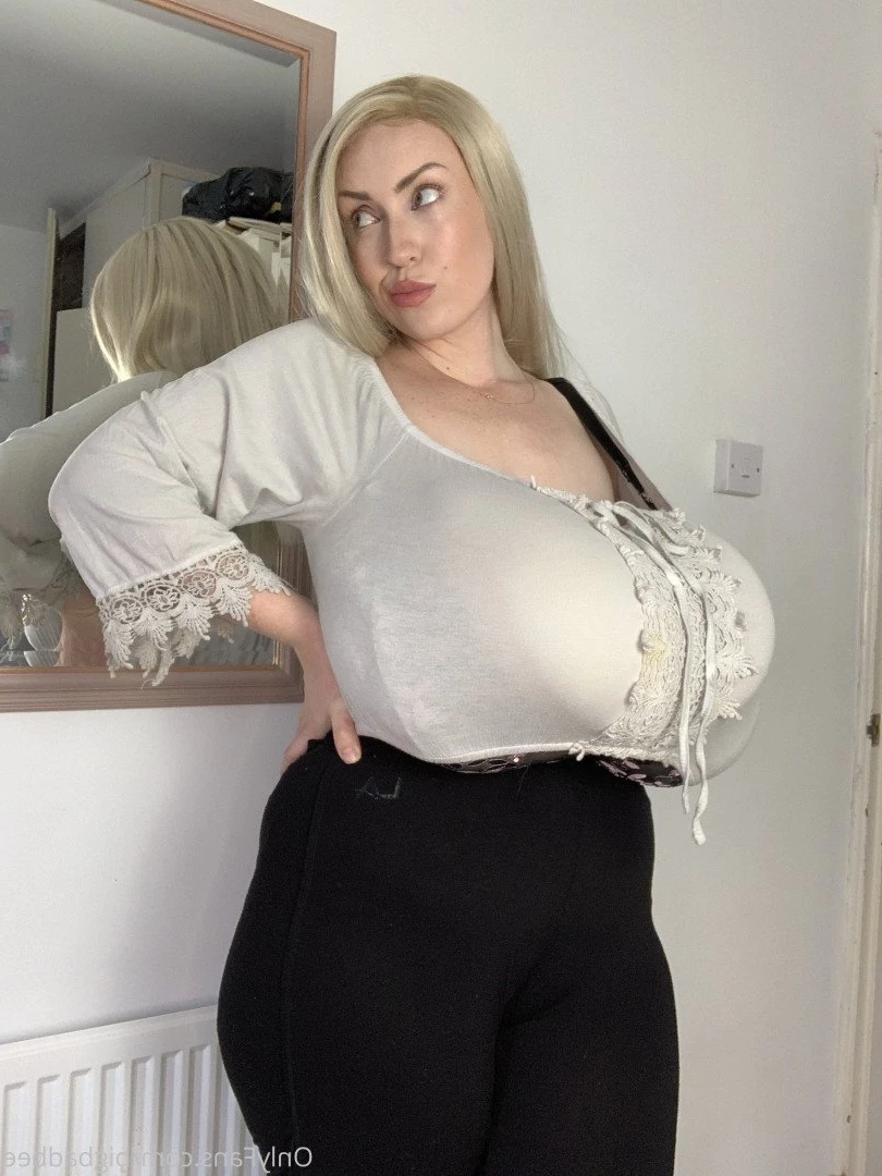 🎀 Big Bad Bee 🎀 [ bigbadbee ] Onlyfans leaked photo 3632350 on Hotleaks.tv