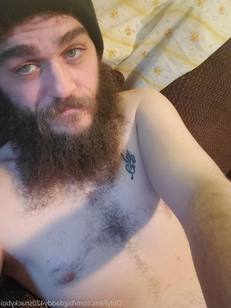 BigDaddyHungryBeardBoi [ bigdaddy420snackyboi ] Onlyfans leaked photo 3744421 on Hotleaks.tv