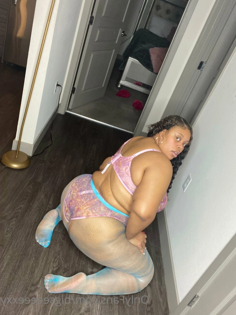 𝗕𝗕𝗪 𝗙𝗔𝗡𝗧𝗔𝗦𝗬 👄 [ bigseeeeexxy ] Onlyfans leaked photo 13199186 on Hotleaks.tv