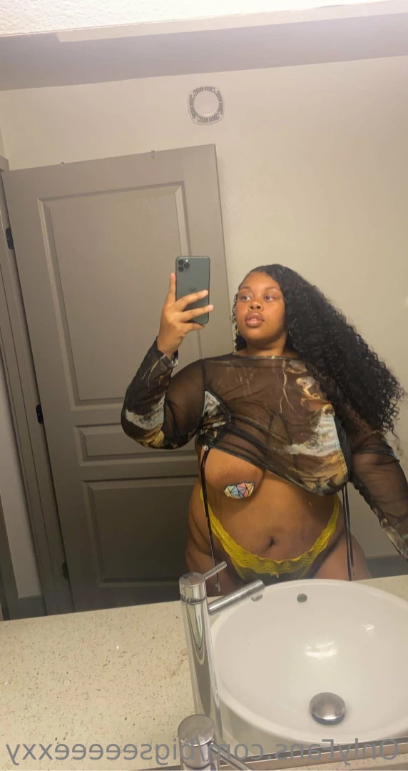 𝗕𝗕𝗪 𝗙𝗔𝗡𝗧𝗔𝗦𝗬 👄 [ bigseeeeexxy ] Onlyfans leaked photo 13199276 on Hotleaks.tv