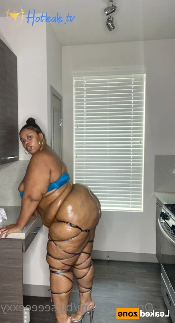 𝗕𝗕𝗪 𝗙𝗔𝗡𝗧𝗔𝗦𝗬 👄 [ bigseeeeexxy ] Onlyfans leaked photo 14423280 on Hotleaks.tv