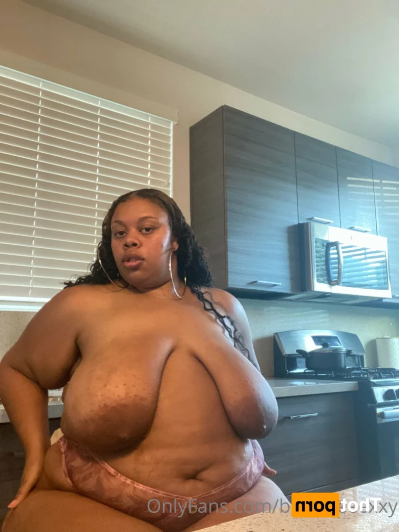 𝗕𝗕𝗪 𝗙𝗔𝗡𝗧𝗔𝗦𝗬 👄 [ bigseeeeexxy ] Onlyfans leaked photo 14638209 on Hotleaks.tv