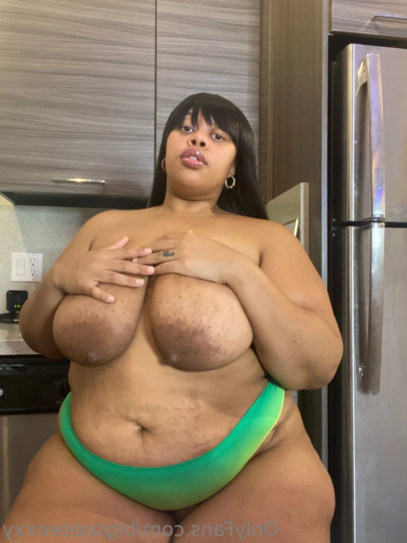 𝗕𝗕𝗪 𝗙𝗔𝗡𝗧𝗔𝗦𝗬 👄 [ bigseeeeexxy ] Onlyfans leaked photo 14638533 on Hotleaks.tv