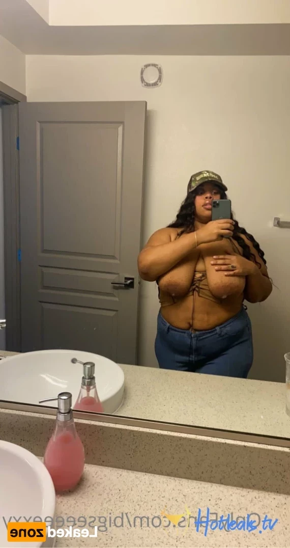 𝗕𝗕𝗪 𝗙𝗔𝗡𝗧𝗔𝗦𝗬 👄 [ bigseeeeexxy ] Onlyfans leaked photo 14638575 on Hotleaks.tv