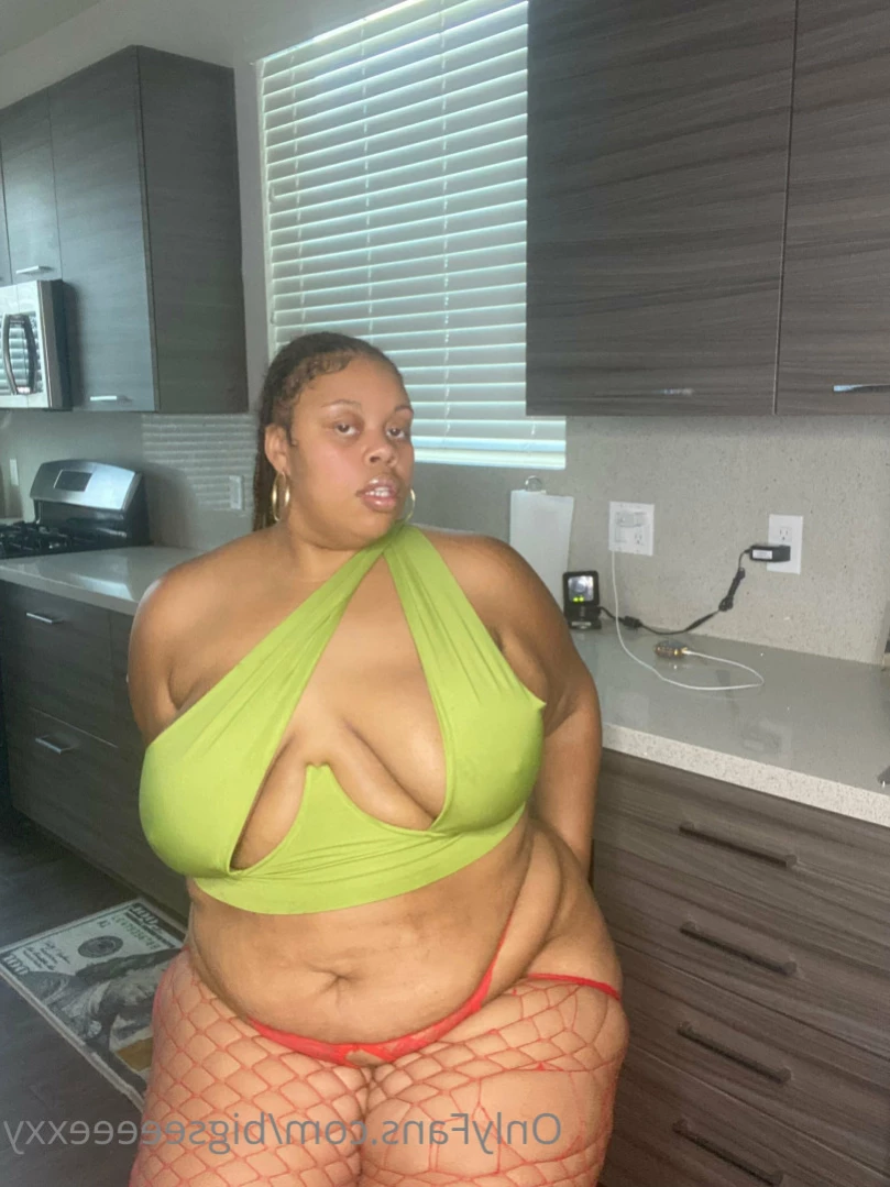 𝗕𝗕𝗪 𝗙𝗔𝗡𝗧𝗔𝗦𝗬 👄 [ bigseeeeexxy ] Onlyfans leaked photo 14863617 on Hotleaks.tv