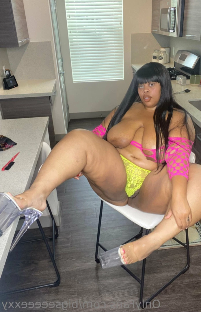 𝗕𝗕𝗪 𝗙𝗔𝗡𝗧𝗔𝗦𝗬 👄 [ bigseeeeexxy ] Onlyfans leaked photo 15481380 on Hotleaks.tv