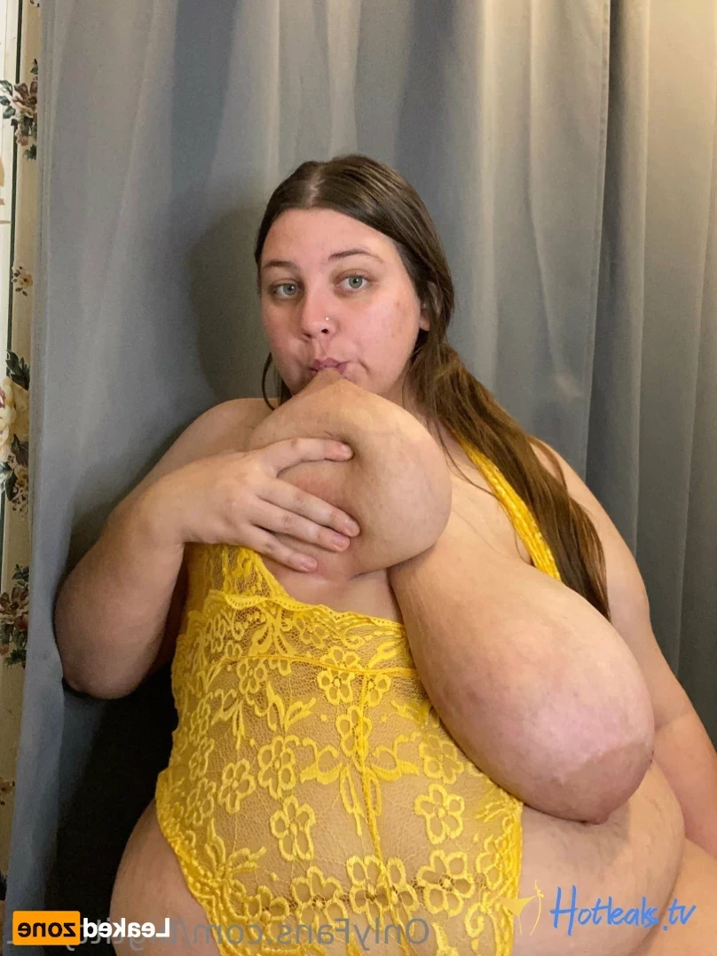 Busty Babe [ bigtittybi1 ] Onlyfans leaked photo 14470425 on Hotleaks.tv