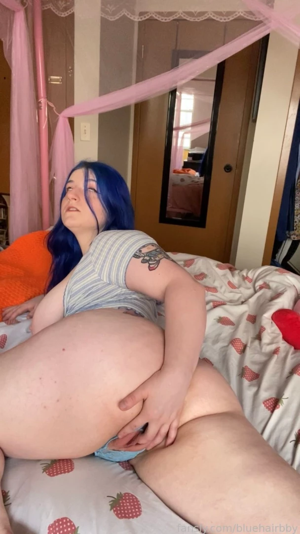 ❄️💙 Blue 💙❄️ [ bluehairbby ] Onlyfans leaked photo 18535937 on Hotleaks.tv