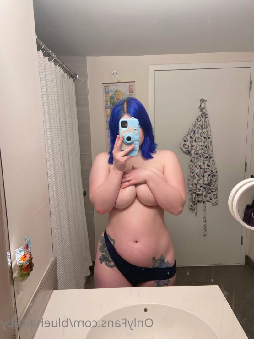 ❄️💙 Blue 💙❄️ [ bluehairbby ] Onlyfans leaked photo 12530725 on Hotleaks.tv