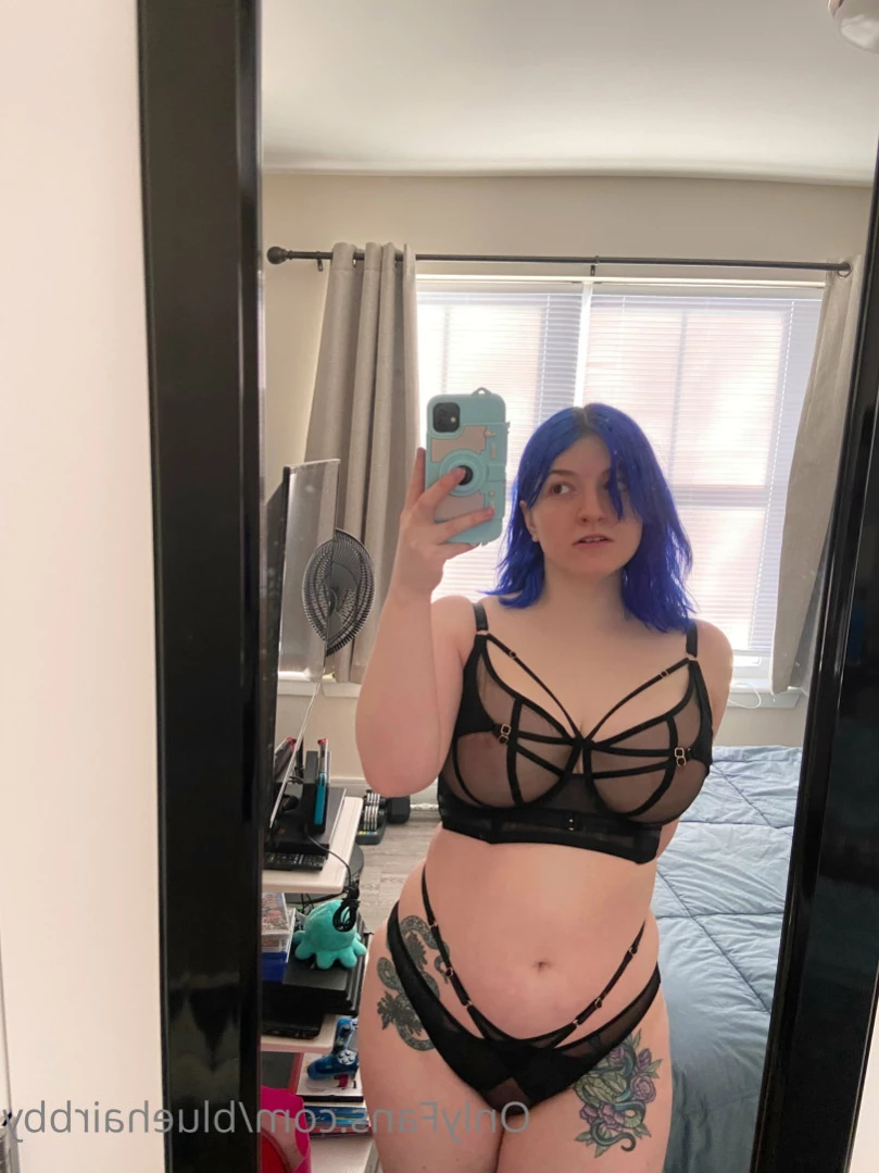 ❄️💙 Blue 💙❄️ [ bluehairbby ] Onlyfans leaked photo 15744432 on Hotleaks.tv