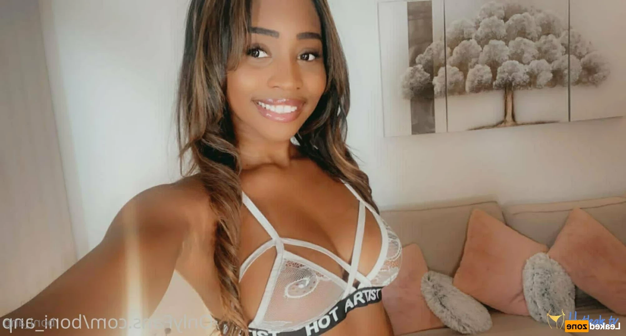 𝑩𝑶𝑵𝑰, 𝑺𝑬𝑿𝑻𝑰𝑵𝑮 𝑸𝑼𝑬𝑬𝑵 🔞👸🏽🍫 [ boni_anp ] Onlyfans leaked photo 13834100 on Hotleaks.tv