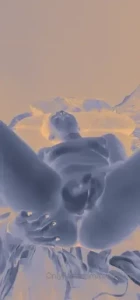 8979922