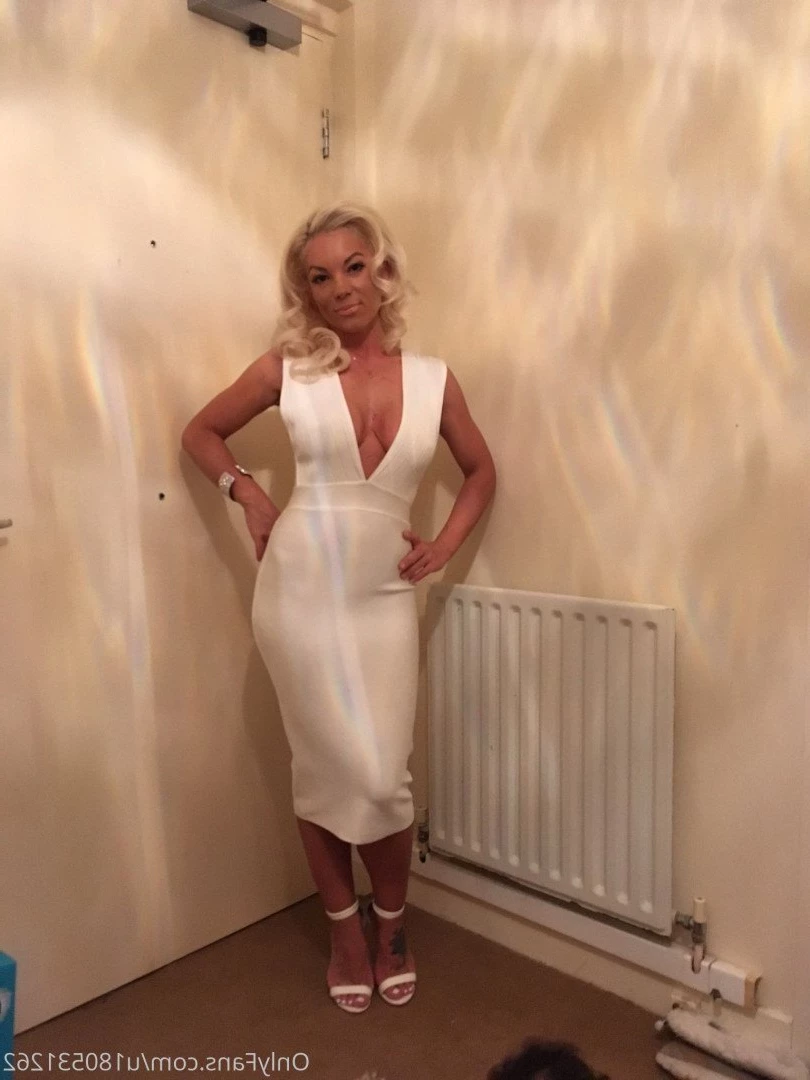 🍒 𝗕𝗥𝗜𝗧𝗜𝗦𝗛 𝗕𝗘𝗧𝗛𝗔𝗡𝗬 🍒 [ britishbethany ] Onlyfans leaked photo 3342314 on Hotleaks.tv
