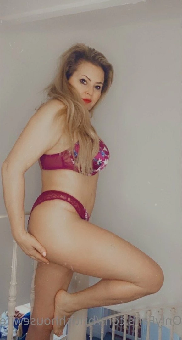 YOUR #1 HOUSEWIFE❤️‍🔥 [ britishhousewife ] Onlyfans leaked photo 3583164 on Hotleaks.tv