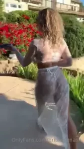 8979577
