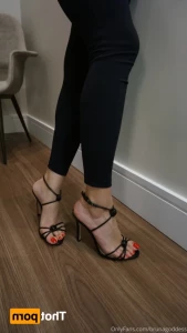 15933518