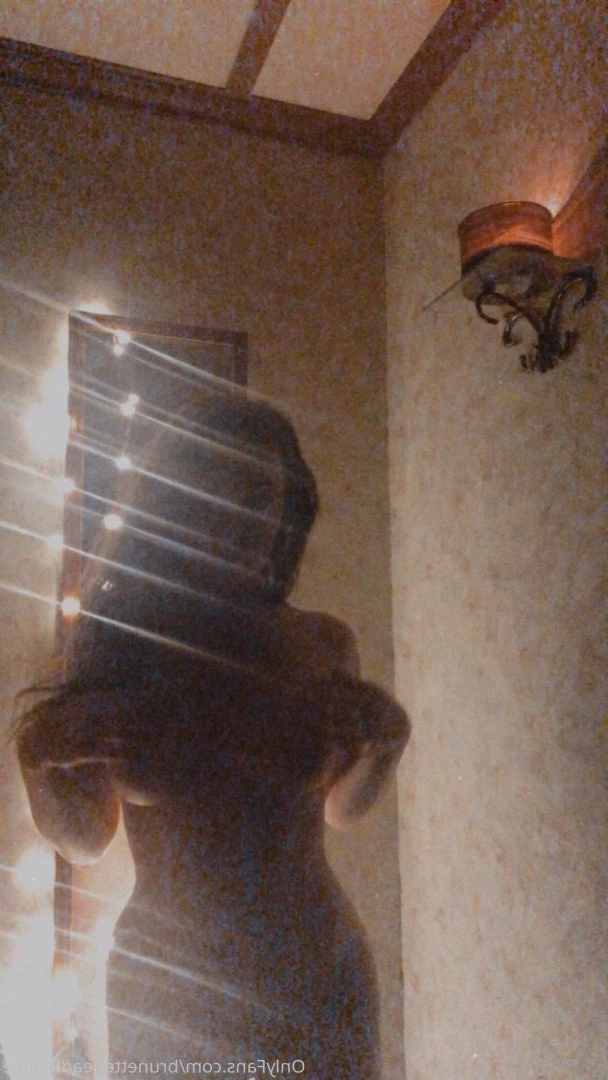 𝙔𝙤𝙪𝙧 𝙛𝙖𝙫𝙤𝙧𝙞𝙩𝙚 𝙗𝙧𝙪𝙣𝙚𝙩𝙩𝙚 𝙝𝙚𝙖𝙙 💠 Alexandra [ brunetteheadbaddie ] Onlyfans leaked photo 3624705 on Hotleaks.tv