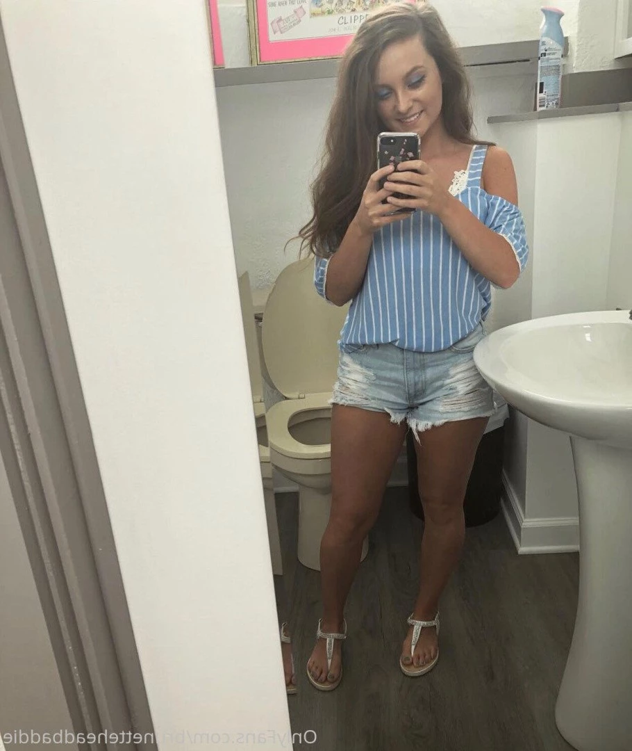 𝙔𝙤𝙪𝙧 𝙛𝙖𝙫𝙤𝙧𝙞𝙩𝙚 𝙗𝙧𝙪𝙣𝙚𝙩𝙩𝙚 𝙝𝙚𝙖𝙙 💠 Alexandra [ brunetteheadbaddie ] Onlyfans leaked photo 3644558 on Hotleaks.tv