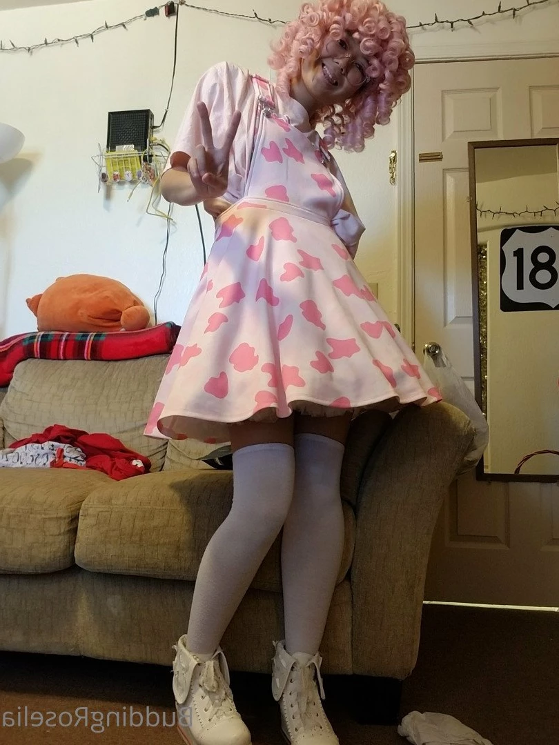 Roselia [ buddingroselia ] Onlyfans leaked photo 3742860 on Hotleaks.tv