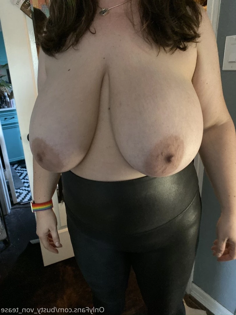 Busty Von Tease [ busty_von_tease ] Onlyfans leaked photo 3602969 on Hotleaks.tv