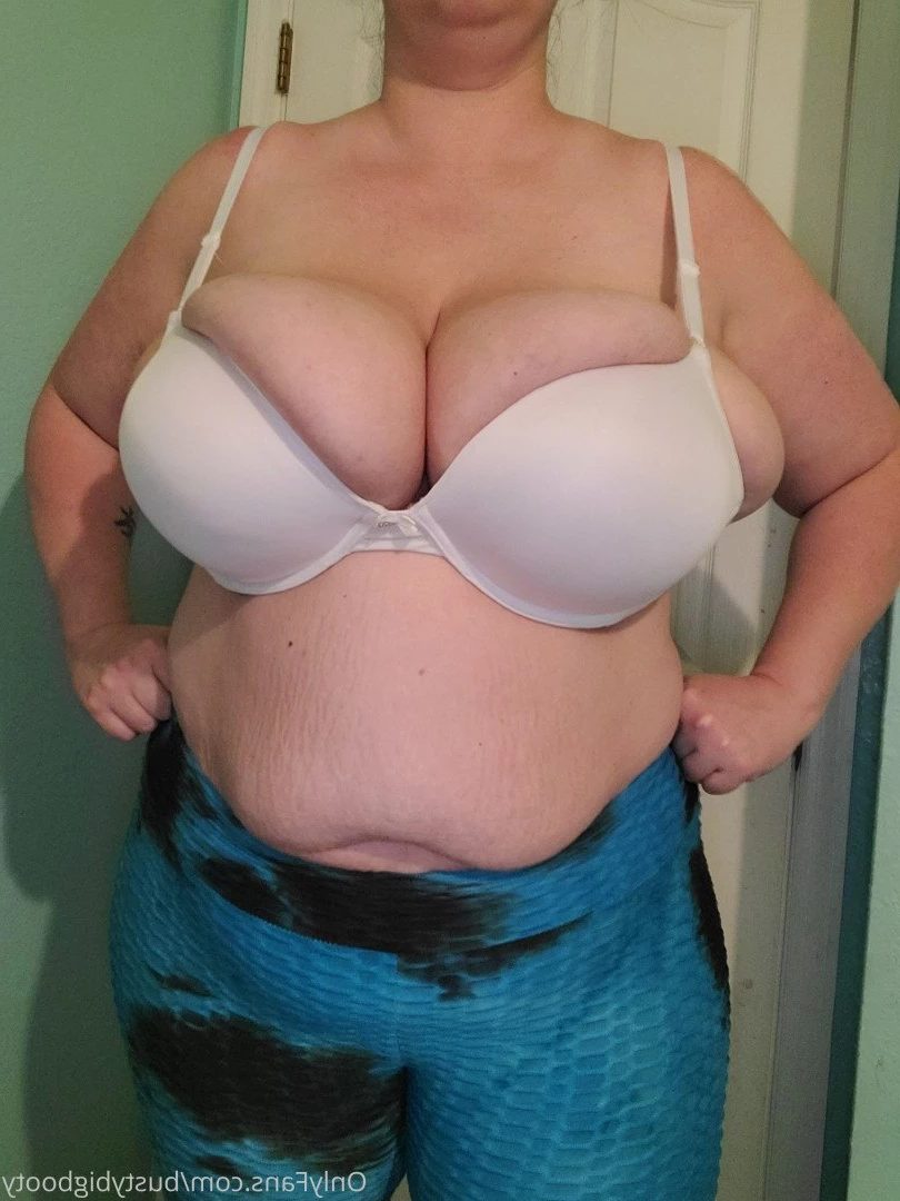 Big TiTTy Stepmom [ bustybigbooty ] Onlyfans leaked photo 3800142 on Hotleaks.tv