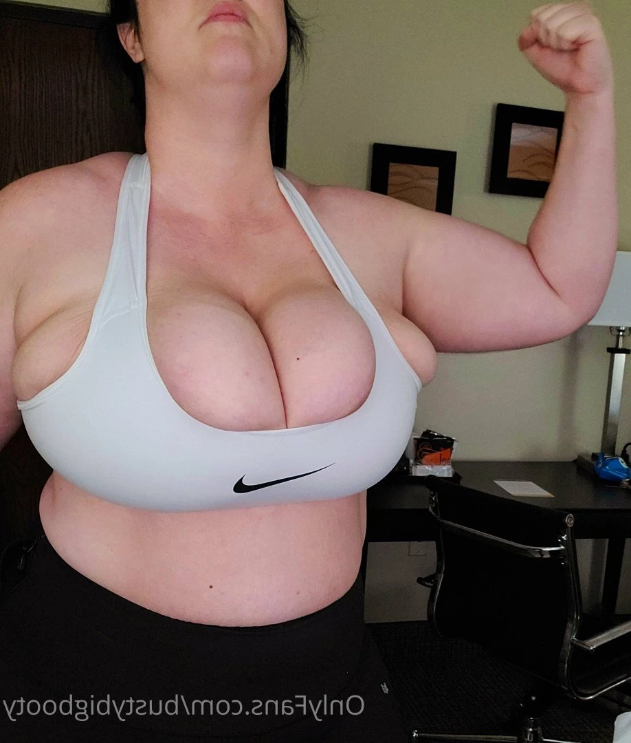 Big TiTTy Stepmom [ bustybigbooty ] Onlyfans leaked photo 3829785 on Hotleaks.tv