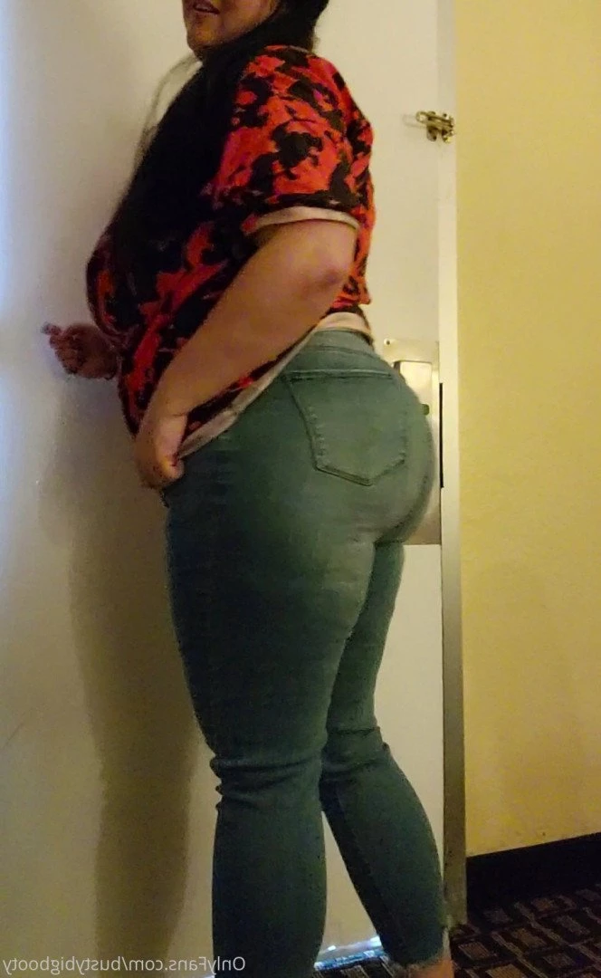 Big TiTTy Stepmom [ bustybigbooty ] Onlyfans leaked photo 3906957 on Hotleaks.tv
