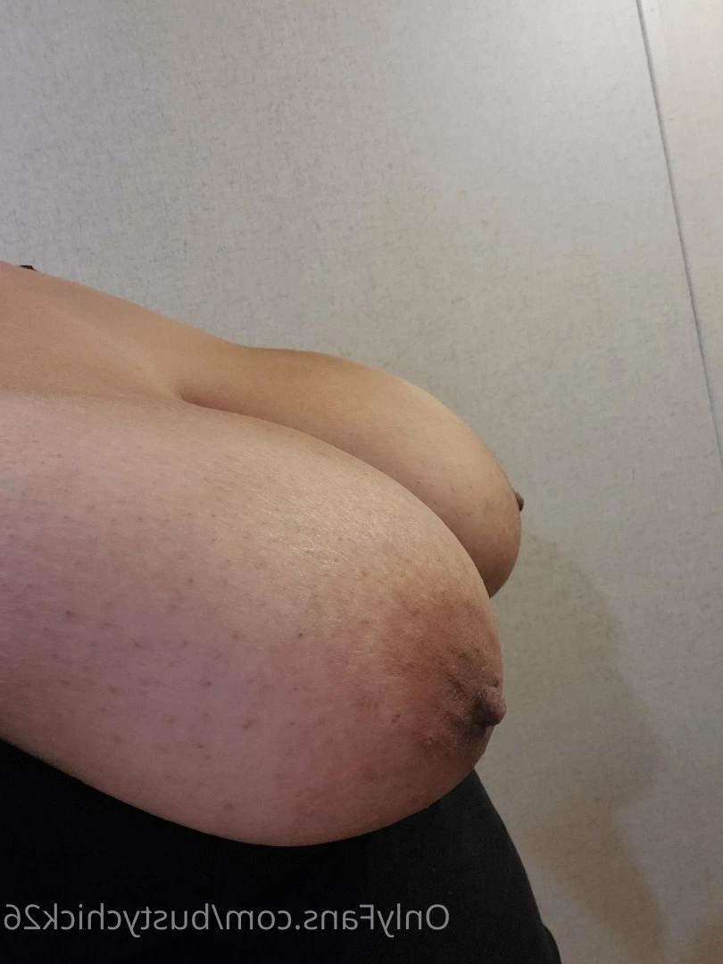 bustychick26 Onlyfans leaked photo 3623990 on Hotleaks.tv
