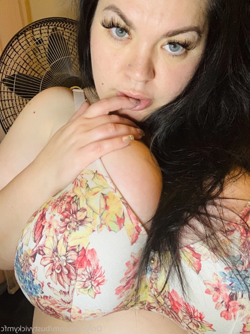 Vicky [ bustyvicky38 ] Onlyfans leaked photo 14521106 on Hotleaks.tv