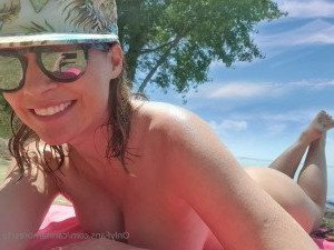 carinamoreschi Onlyfans leaked video 3208341 on Hotleaks.tv