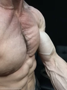 5839198