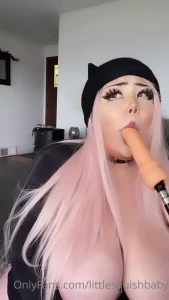 8976037