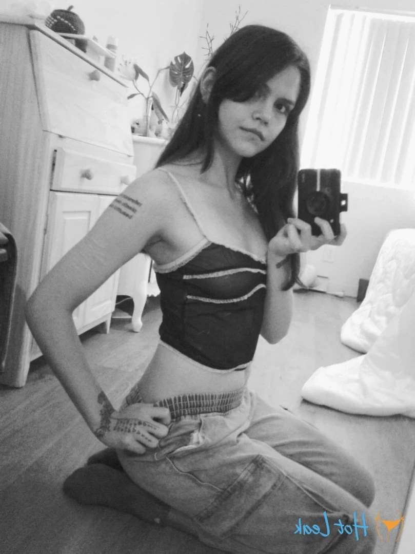 Chloe [ chloenoa ] Onlyfans leaked photo 13728182 on Hotleaks.tv