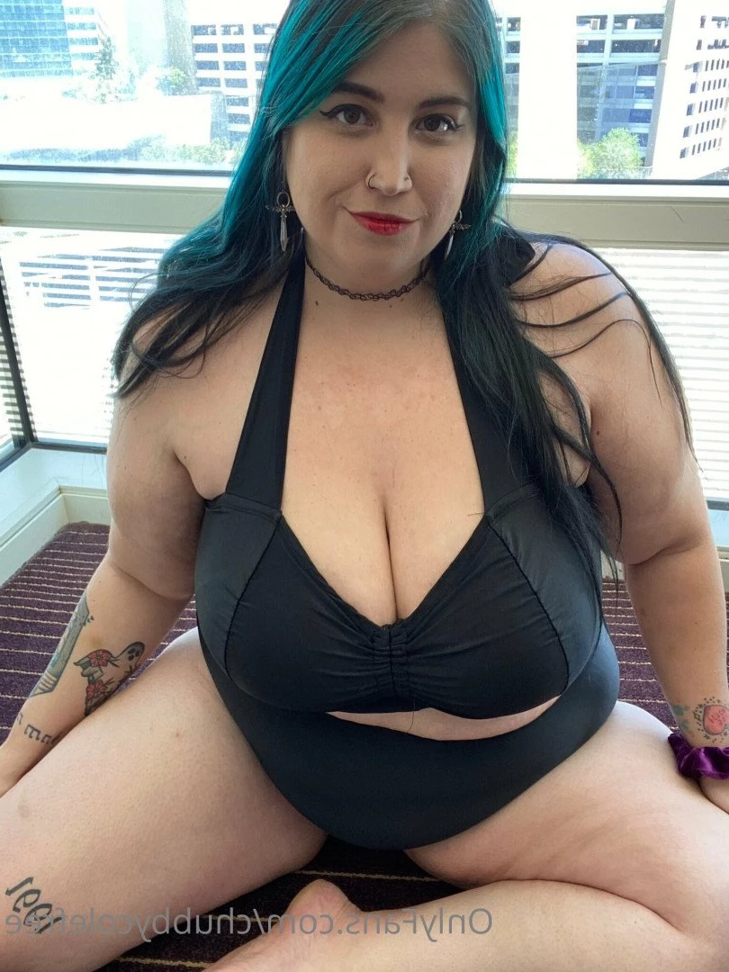 Chubby Queen Cole 🥀 FREE page [ chubbycolefree ] Onlyfans leaked photo 3309235 on Hotleaks.tv