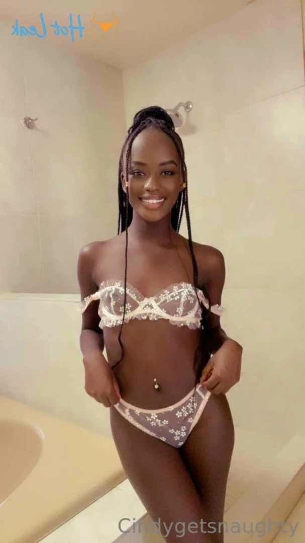 𝗖𝗢𝗟𝗟𝗘𝗚𝗘 𝗦𝗟𝗨𝗧 📚 😍 [ cindygetsnaughty ] Onlyfans leaked photo 12316741 on Hotleaks.tv