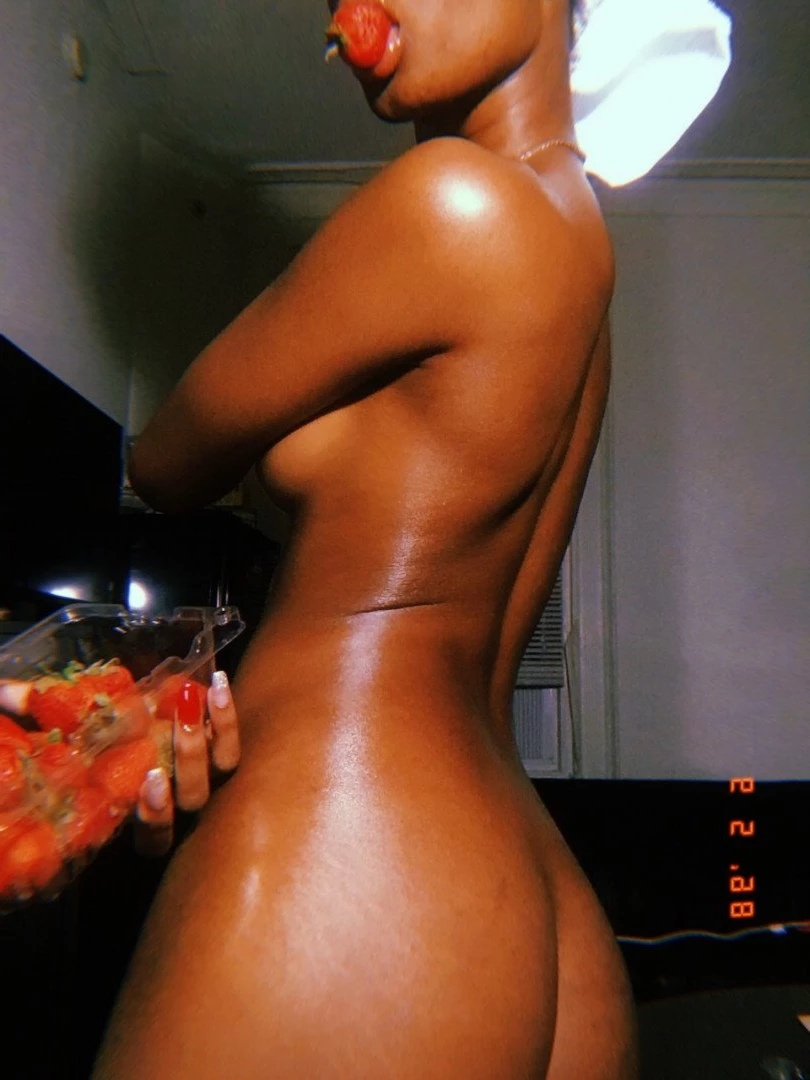 WAITING FOR UR DM 📲😈💦 [ chyna_godiva ] Onlyfans leaked photo 256865 on Hotleaks.tv