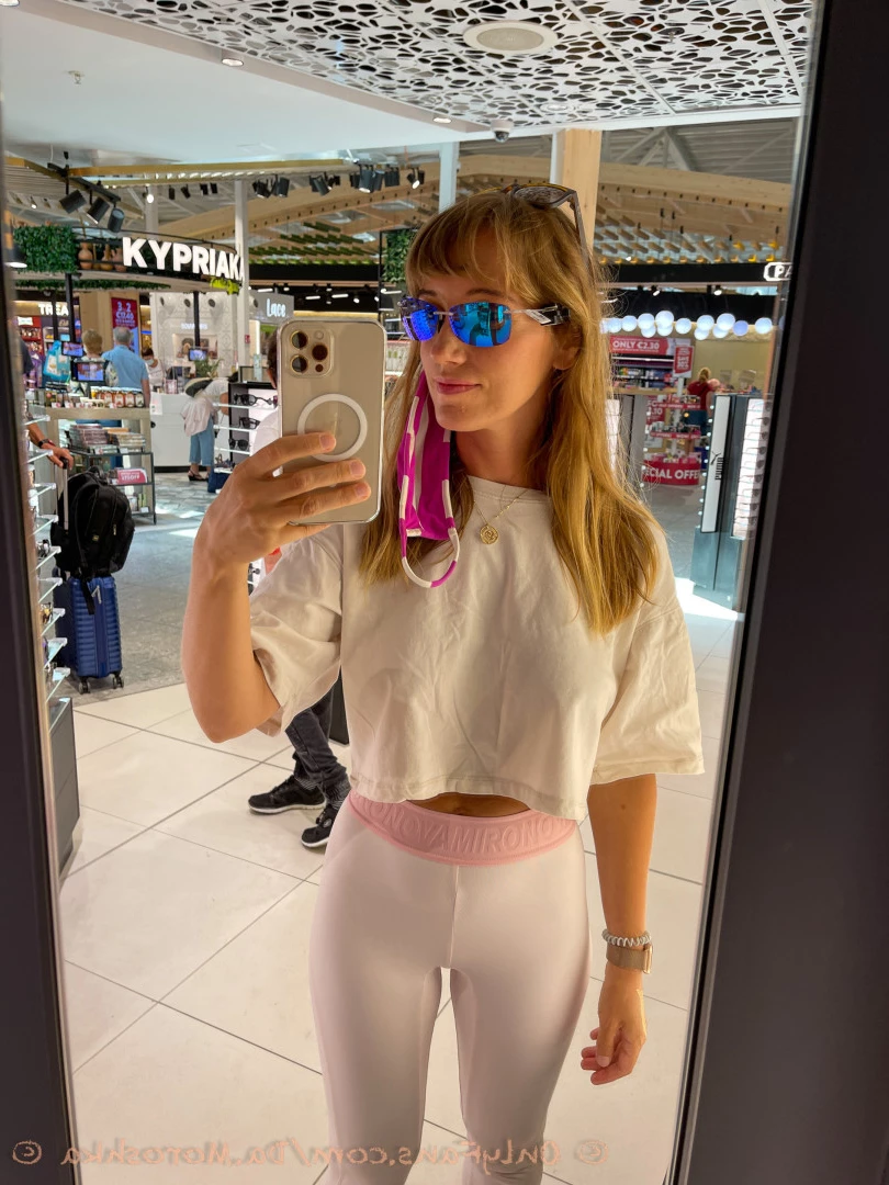 Moroshka [ da.moroshka ] Onlyfans leaked photo 9841136 on Hotleaks.tv