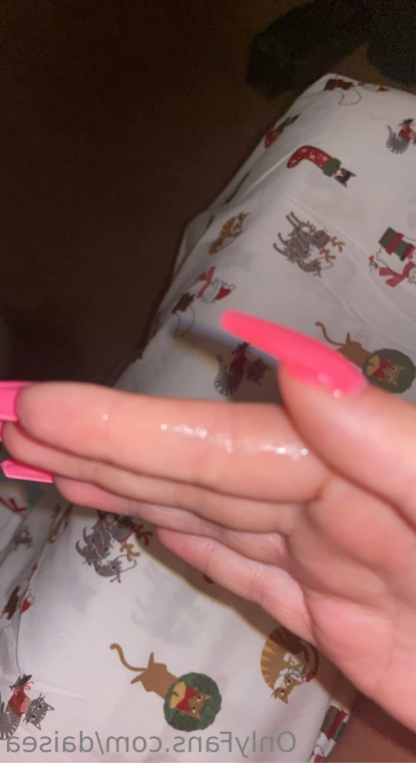 ძᥲіsᥱᥲ- і ᴊᴜsᴛ ɢʀᴀᴅᴜᴀᴛᴇᴅ! FREE OF [ daisea ] Onlyfans leaked photo 13805102 on Hotleaks.tv