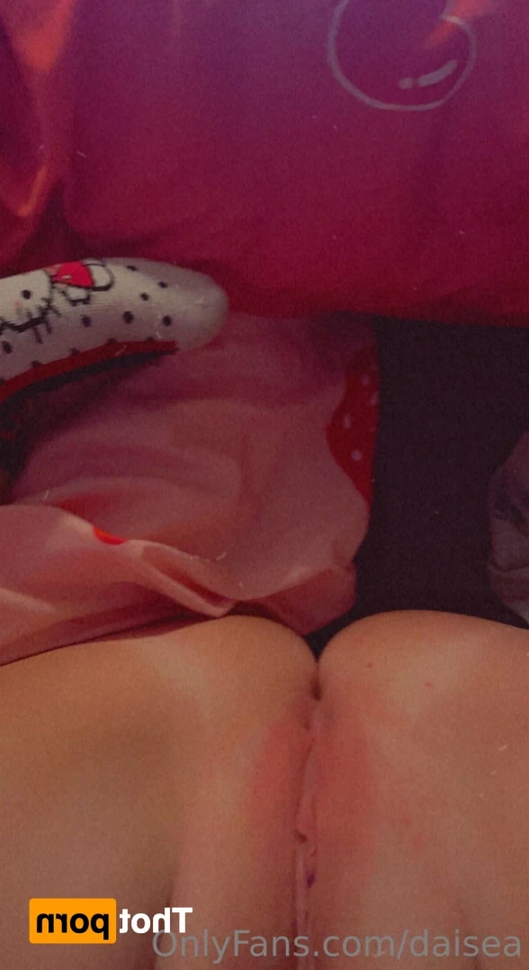 ძᥲіsᥱᥲ- і ᴊᴜsᴛ ɢʀᴀᴅᴜᴀᴛᴇᴅ! FREE OF [ daisea ] Onlyfans leaked photo 16184091 on Hotleaks.tv