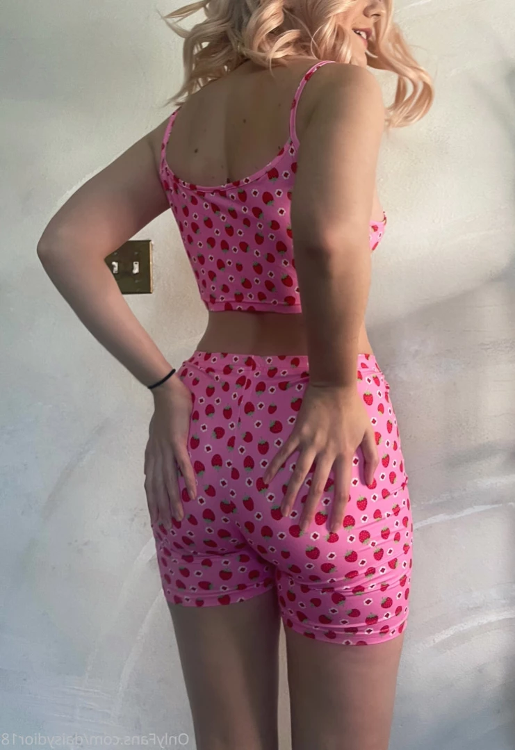 DAISY DIOR | 18 💦 [ daisydior18 ] Onlyfans leaked photo 14313662 on Hotleaks.tv