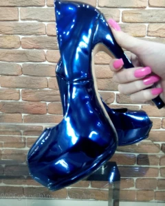 6415317
