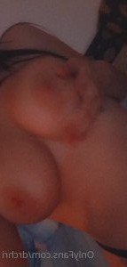 3298394